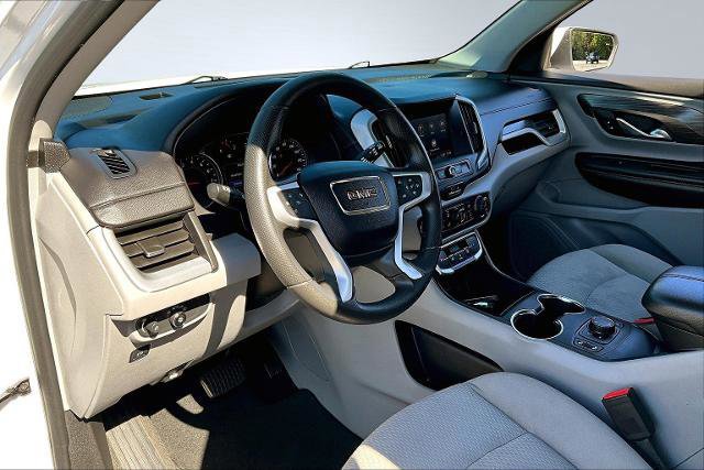 Used 2023 GMC Terrain SLE w/ Driver Convenience Package image 17