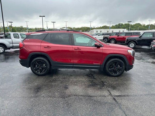 Used 2021 GMC Terrain SLE w/ Driver Convenience Package AWD/4WD image 4