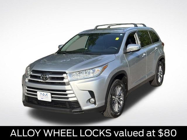 Used 2019 Toyota Highlander XLE AWD/4WD image 3