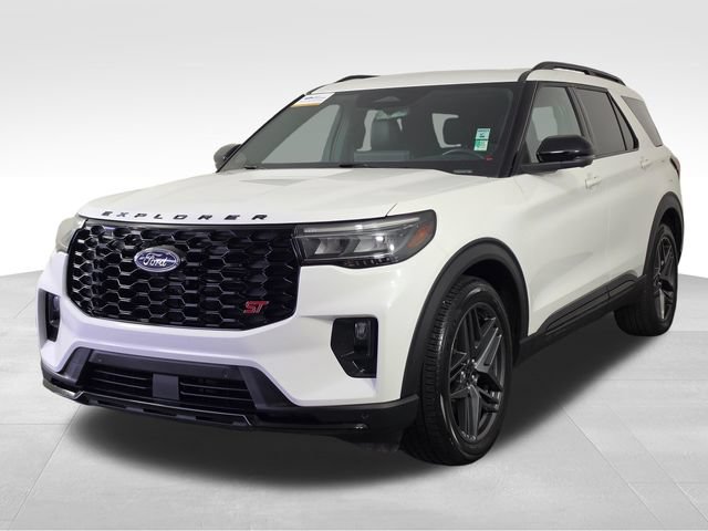 Certified 2025 Ford Explorer ST AWD/4WD image 3