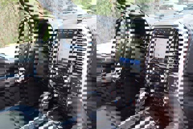 Certified 2020 Ford F150 Platinum w/ Equipment Group 701A Luxury image 11