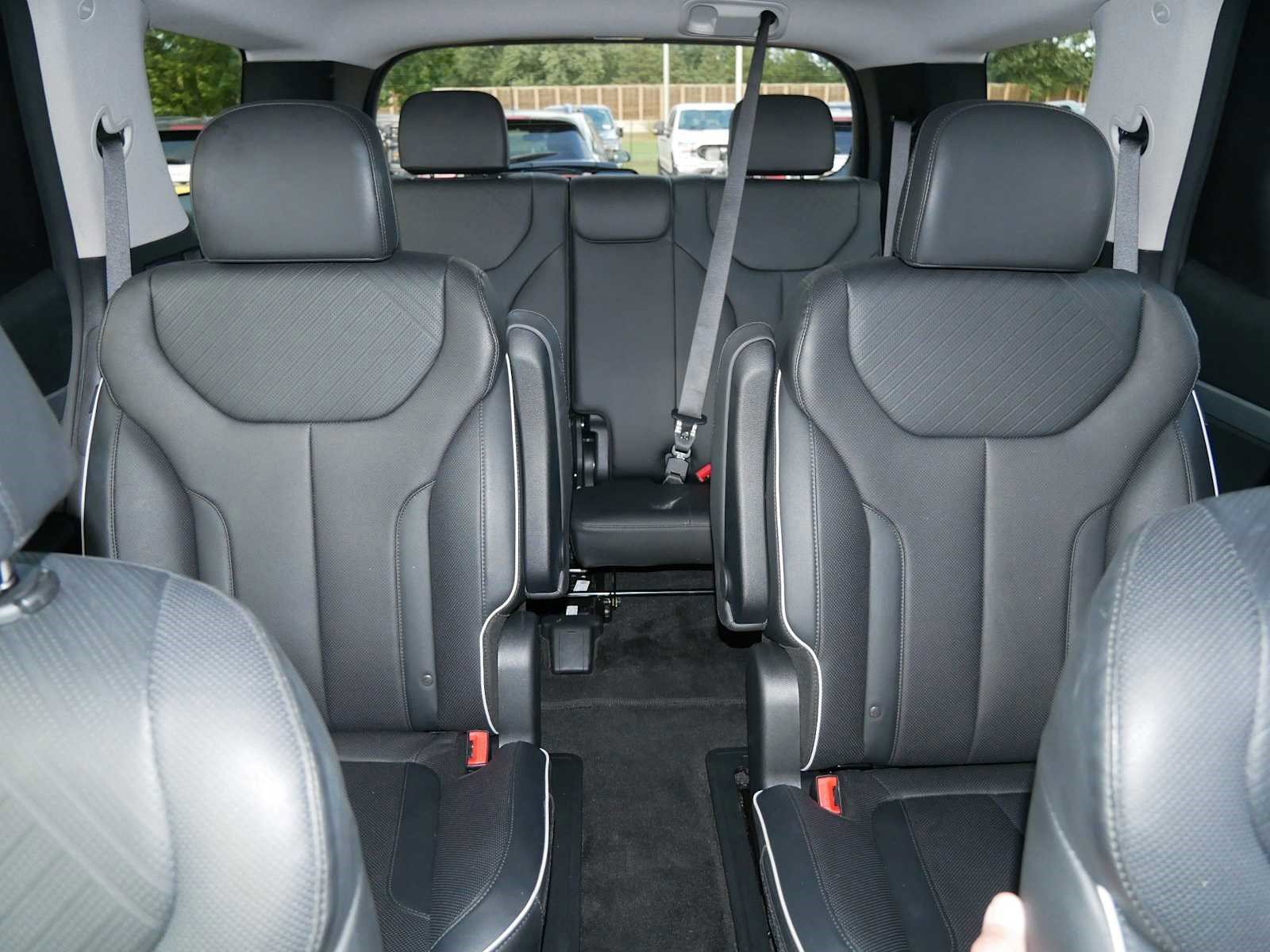 Used 2025 Hyundai Palisade SEL image 14