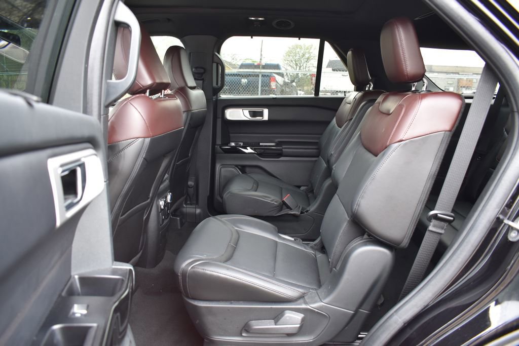 Certified 2023 Ford Explorer Platinum w/ Technology Package image 10