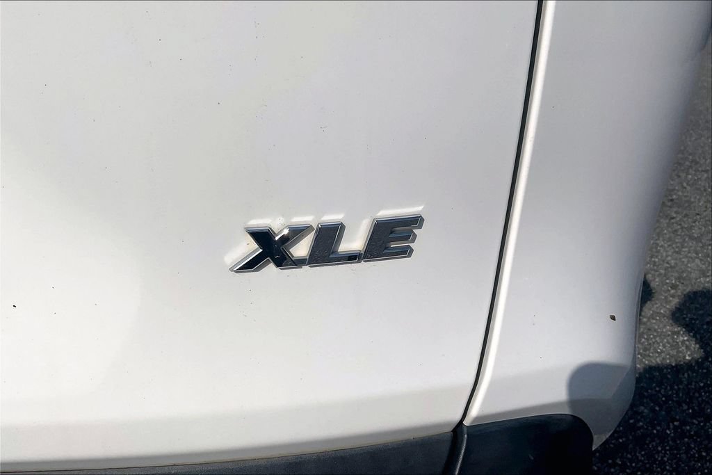 Used 2024 Toyota RAV4 XLE FWD image 8
