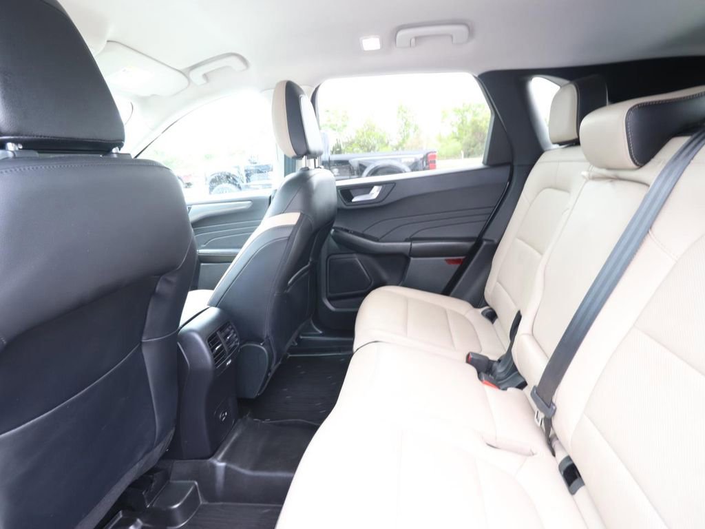 Certified 2022 Ford Escape Titanium image 12