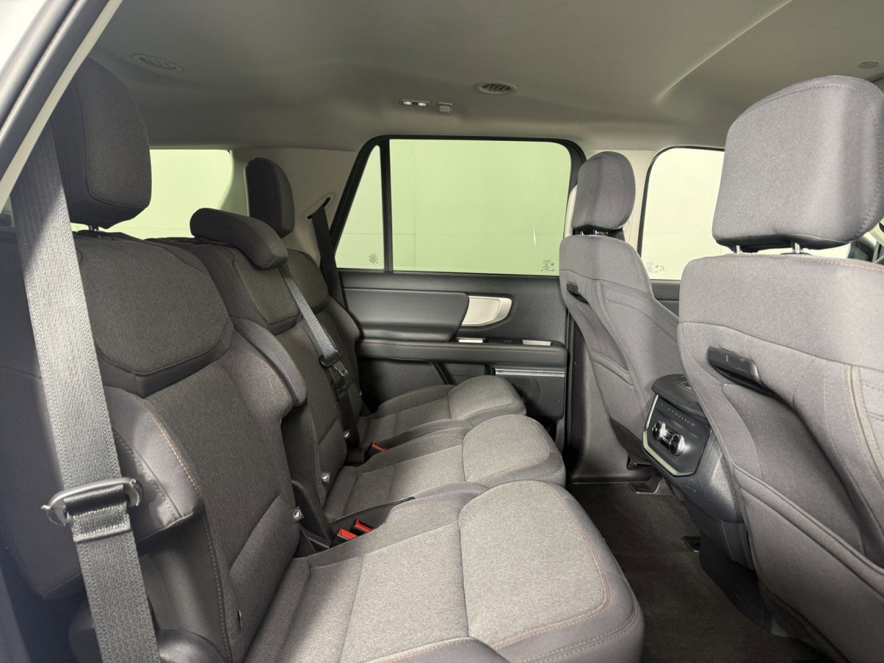 Certified 2025 Ford Expedition Active image 13