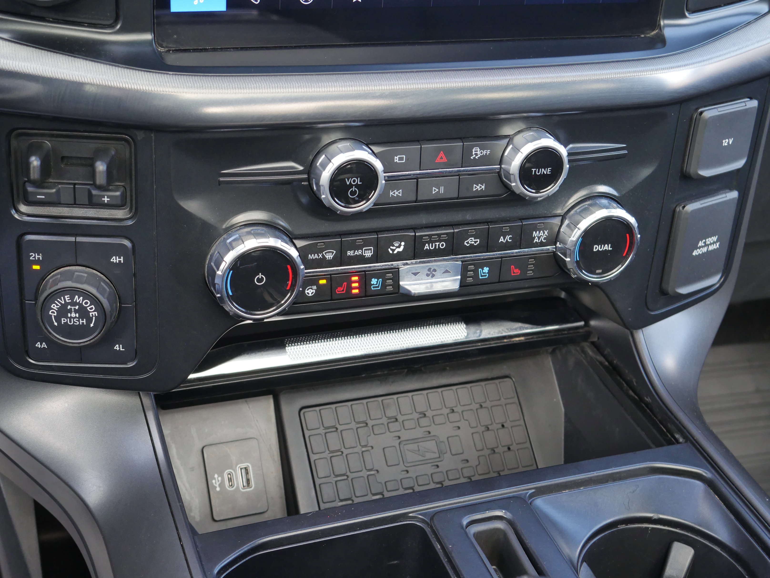 Certified 2025 Ford F150 Lariat w/ Equipment Group 502A High image 23