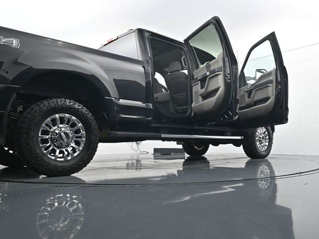 Certified 2022 Ford F250 XLT w/ XLT Premium Package AWD/4WD image 39