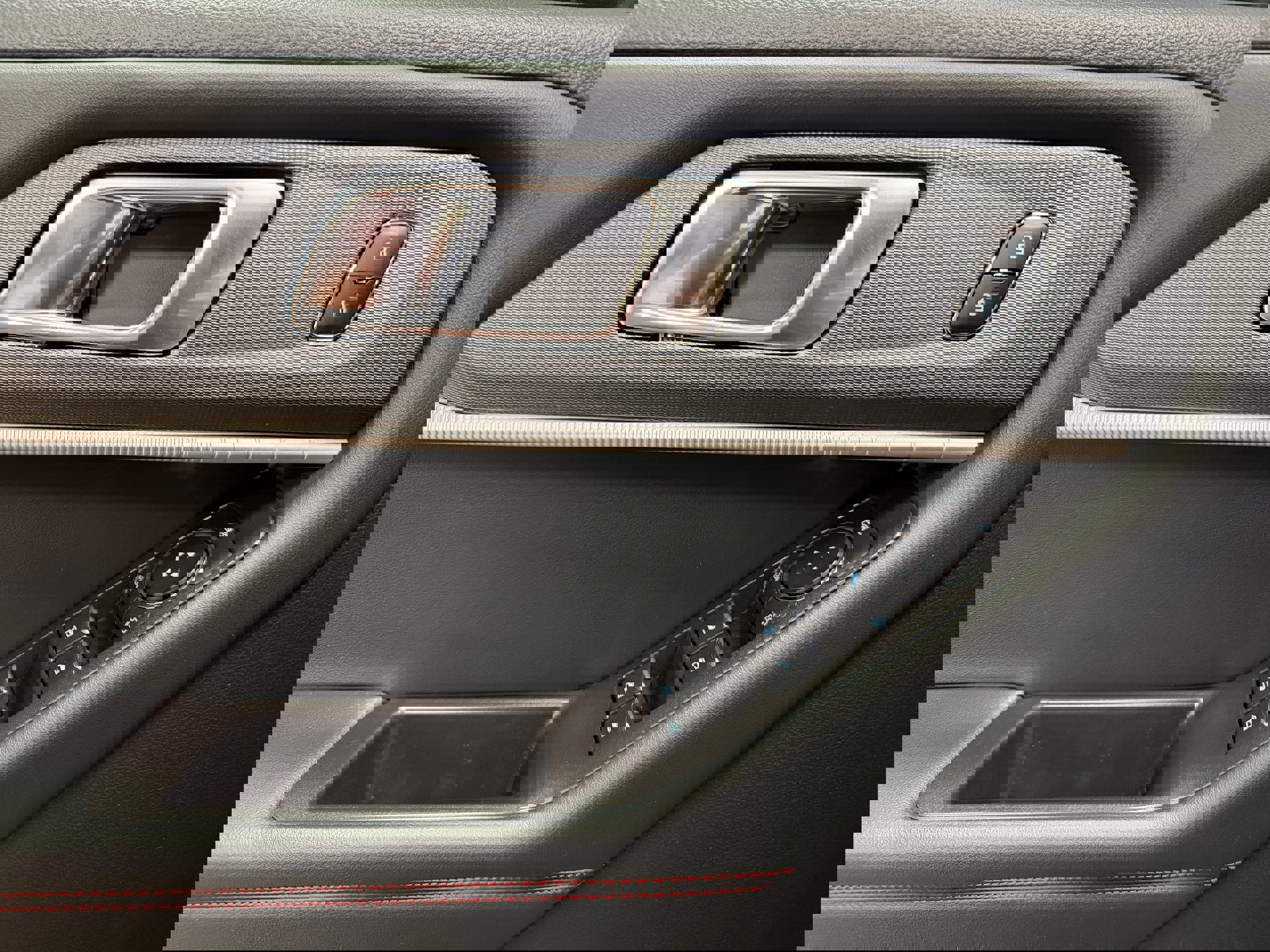 Certified 2025 Ford Explorer ST-Line image 16