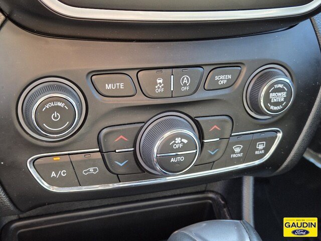 Used 2019 Jeep Cherokee Latitude Plus w/ Comfort/Convenience Group AWD/4WD image 23