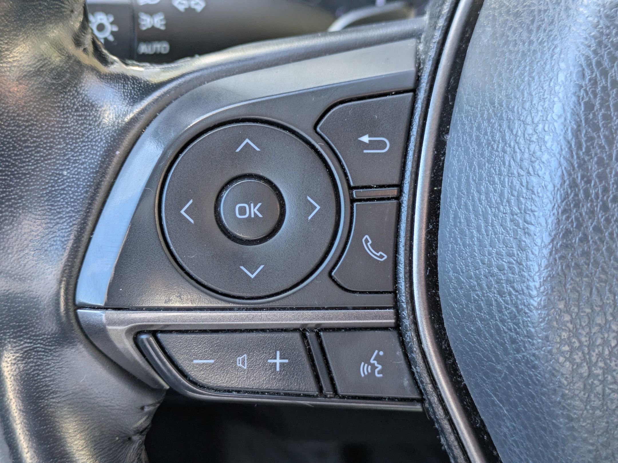 Used 2021 Toyota Camry SE image 16