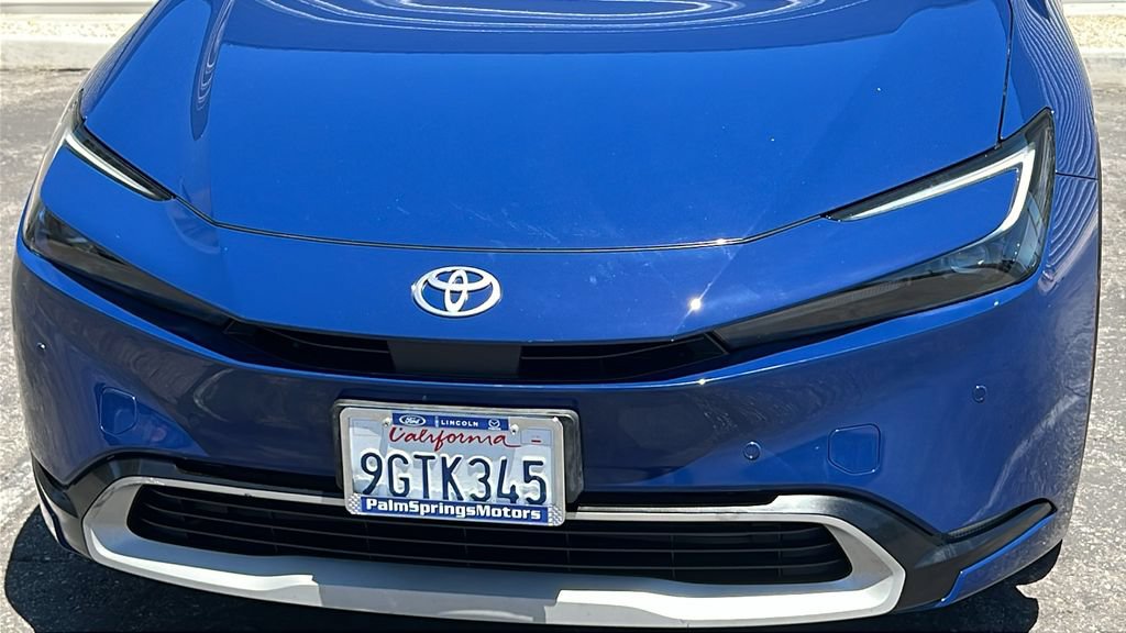 Used 2023 Toyota Prius Prime FWD image 3
