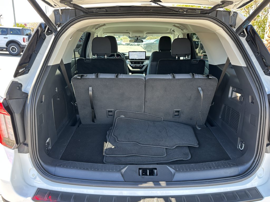 Certified 2026 Ford Explorer Active RWD image 22