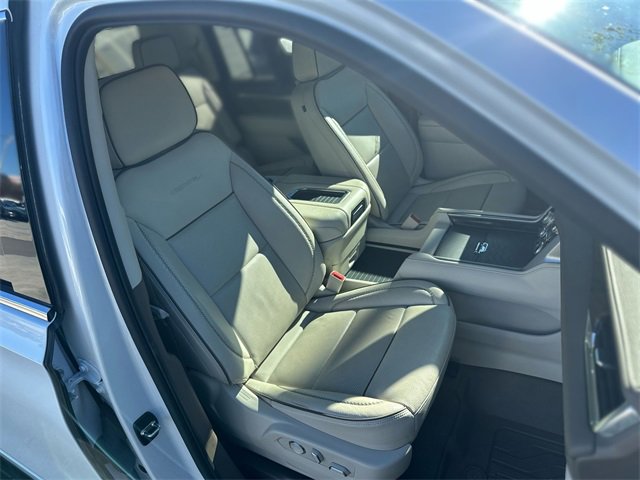 Used 2023 GMC Yukon XL Denali w/ Denali Reserve Package image 29
