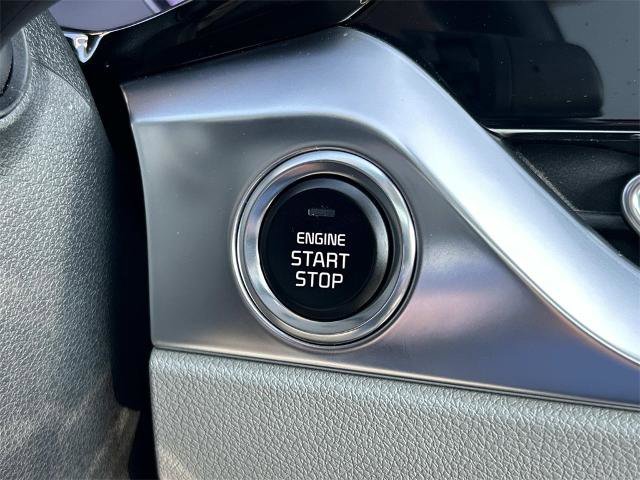 Used 2022 Kia Niro LXS image 32