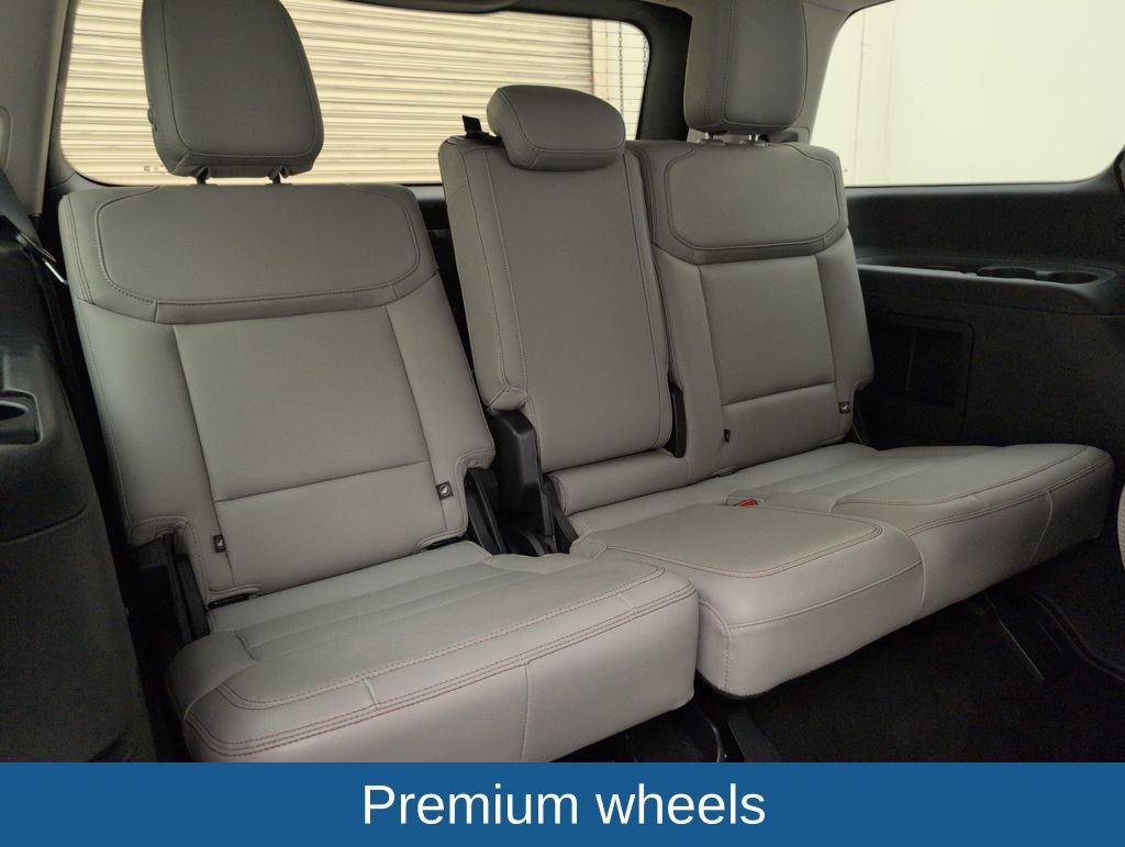 Certified 2025 Ford Expedition Active image 18