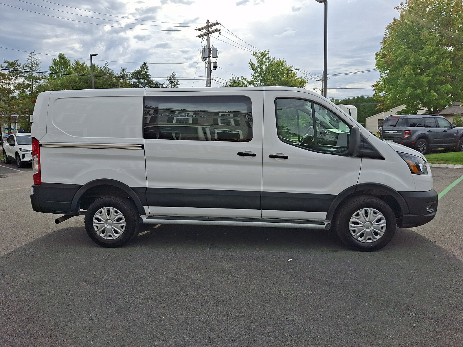 Certified 2025 Ford Transit 250 Low Roof w/ Exterior Upgrade Package RWD image 4
