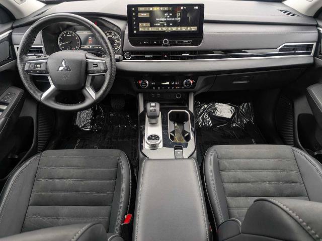 Used 2025 Mitsubishi Outlander SE AWD/4WD image 24