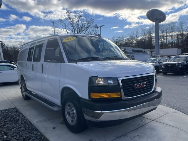 Used 2024 GMC Savana 2500 Work Van w/ Driver Convenience Package image 2