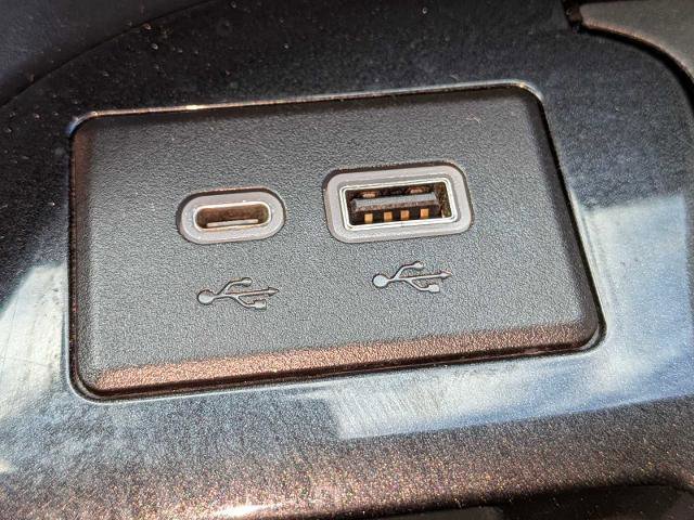 Used 2022 Cadillac Escalade Premium Luxury image 39