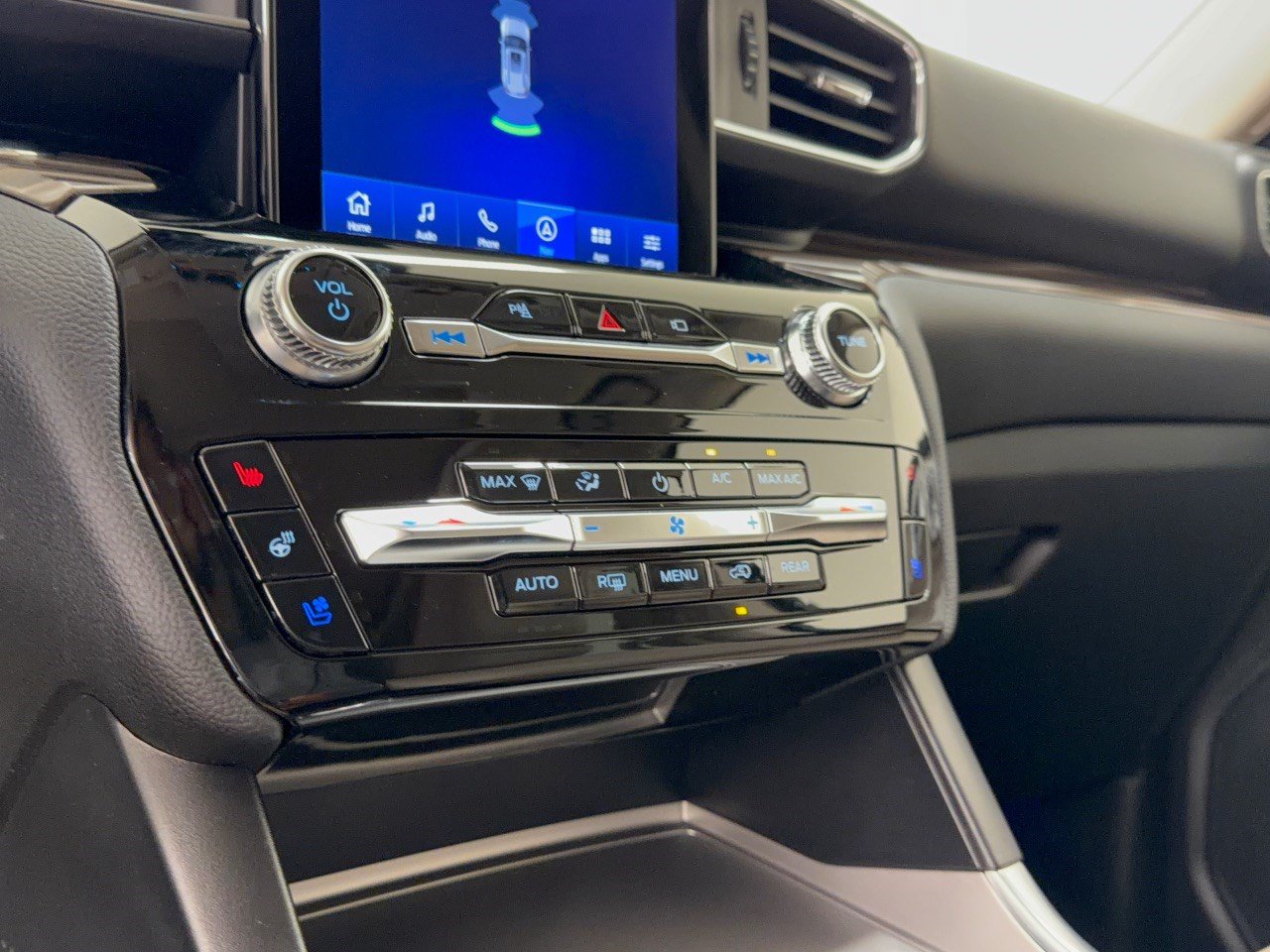 Certified 2023 Ford Explorer Limited w/ Limited Technology Package RWD image 22