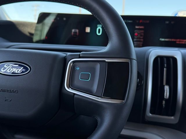 Certified 2025 Ford Expedition Active AWD/4WD image 9