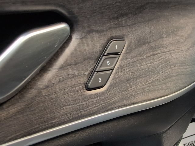 Used 2023 Jeep Grand Cherokee Limited AWD/4WD image 16
