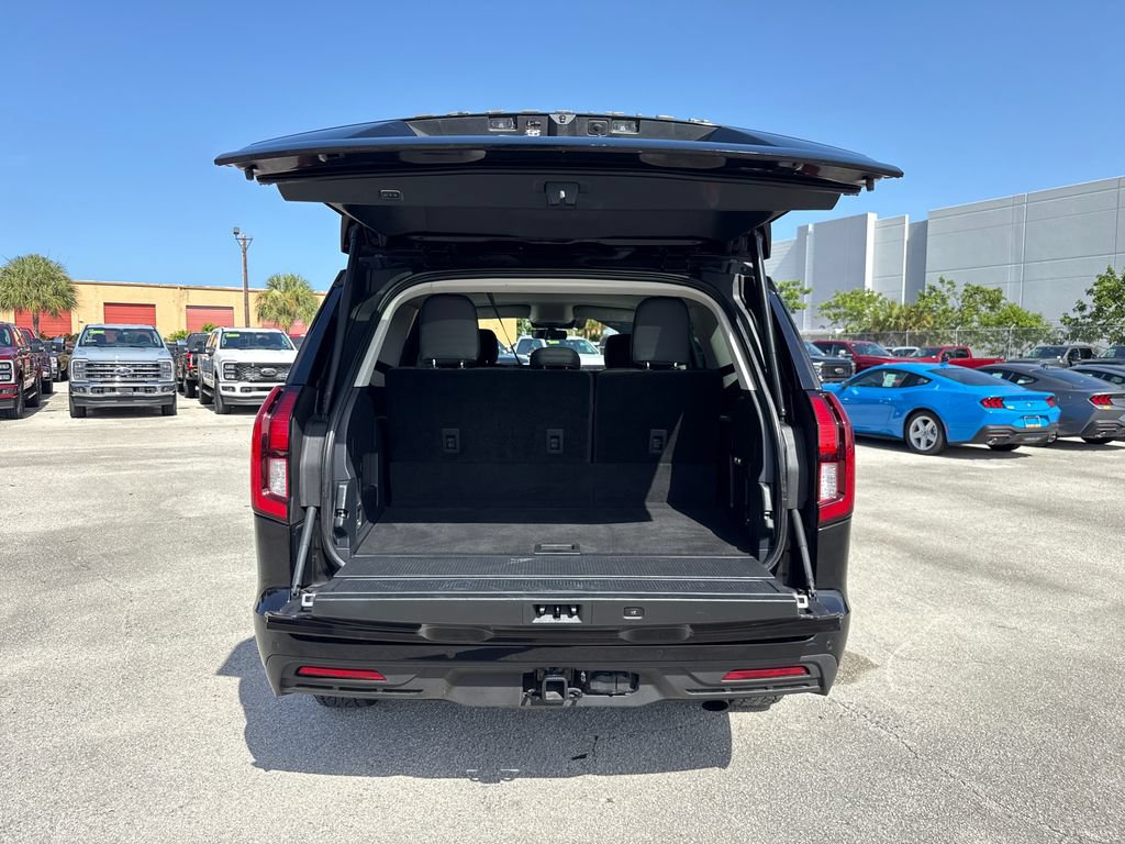 Certified 2025 Ford Expedition Active RWD image 32