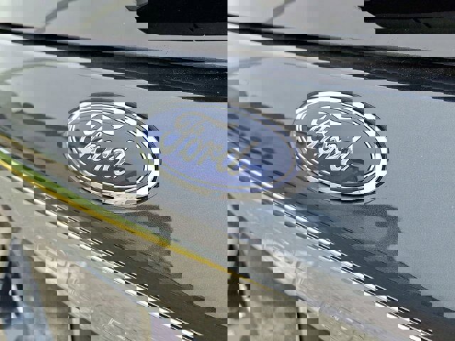 Certified 2022 Ford Explorer XLT w/ Equipment Group 202A image 24