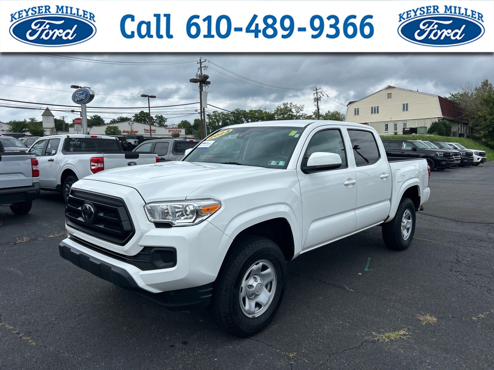 Used 2023 Toyota Tacoma SR AWD/4WD image 1