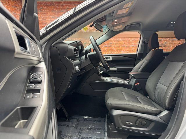 Certified 2022 Ford Explorer XLT image 23