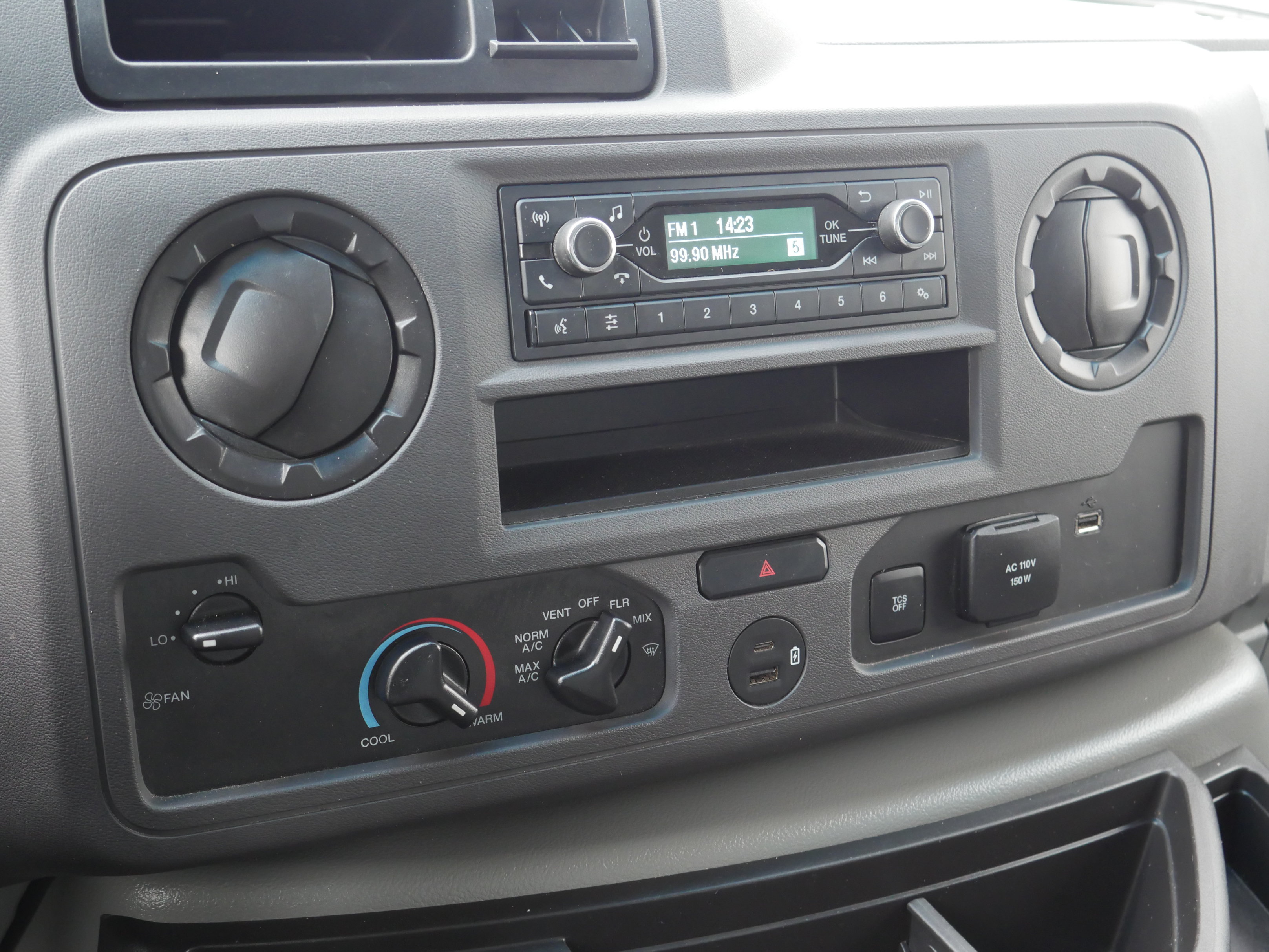 Certified 2025 Ford E-450 and Econoline 450 Super Duty w/ Power Equipment Group RWD image 8