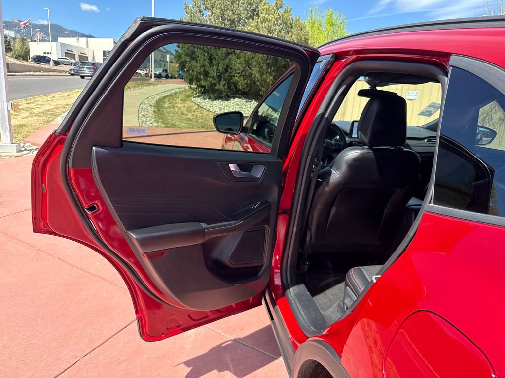 Certified 2025 Ford Escape ST-Line AWD/4WD image 18