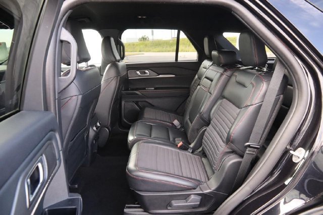 Certified 2025 Ford Explorer ST-Line w/ ST-Line Street Pack AWD/4WD image 10