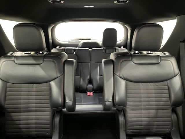 Certified 2025 Ford Explorer ST-Line image 24
