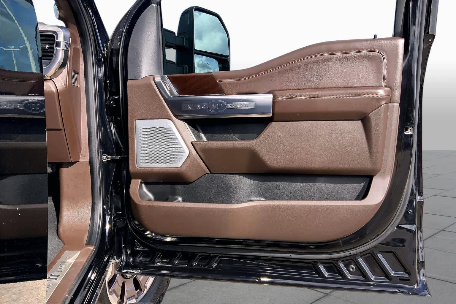 Certified 2024 Ford F350 King Ranch w/ FX4 Off-Road Package AWD/4WD image 23