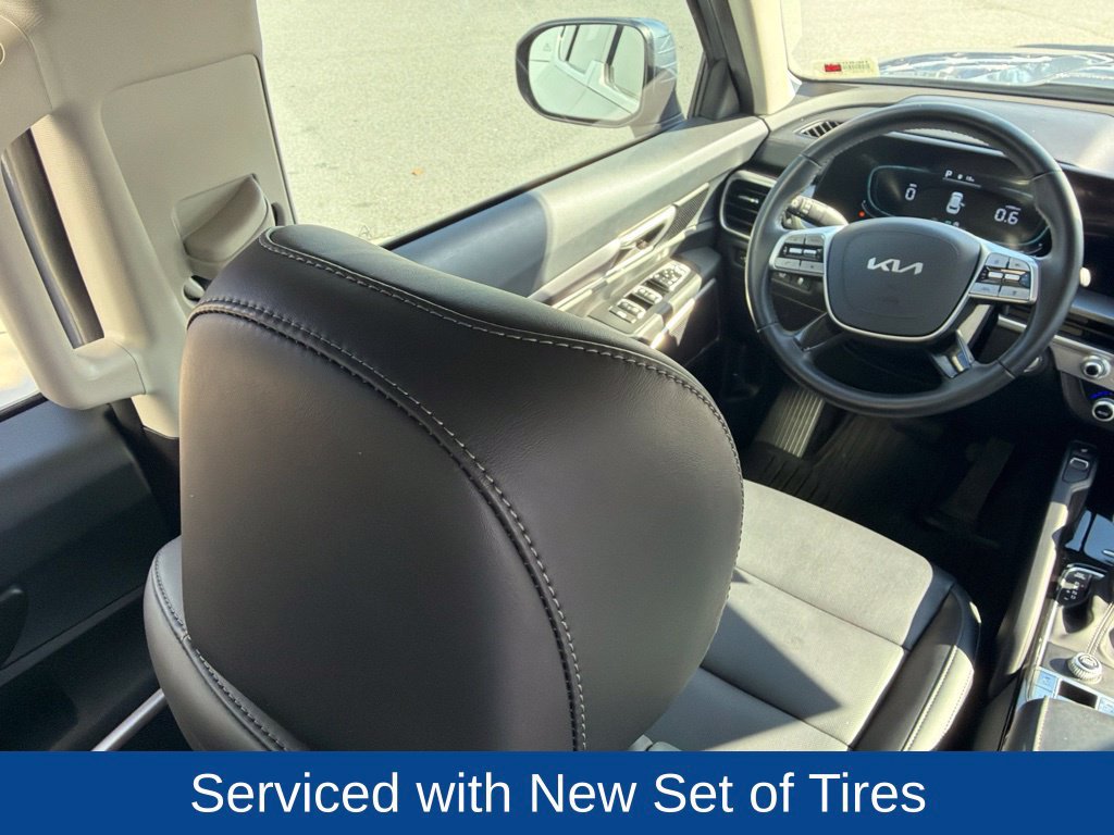 Used 2025 Kia Telluride S FWD image 19