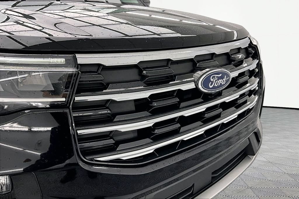Certified 2025 Ford Explorer Active w/ Active Comfort Package AWD/4WD image 29