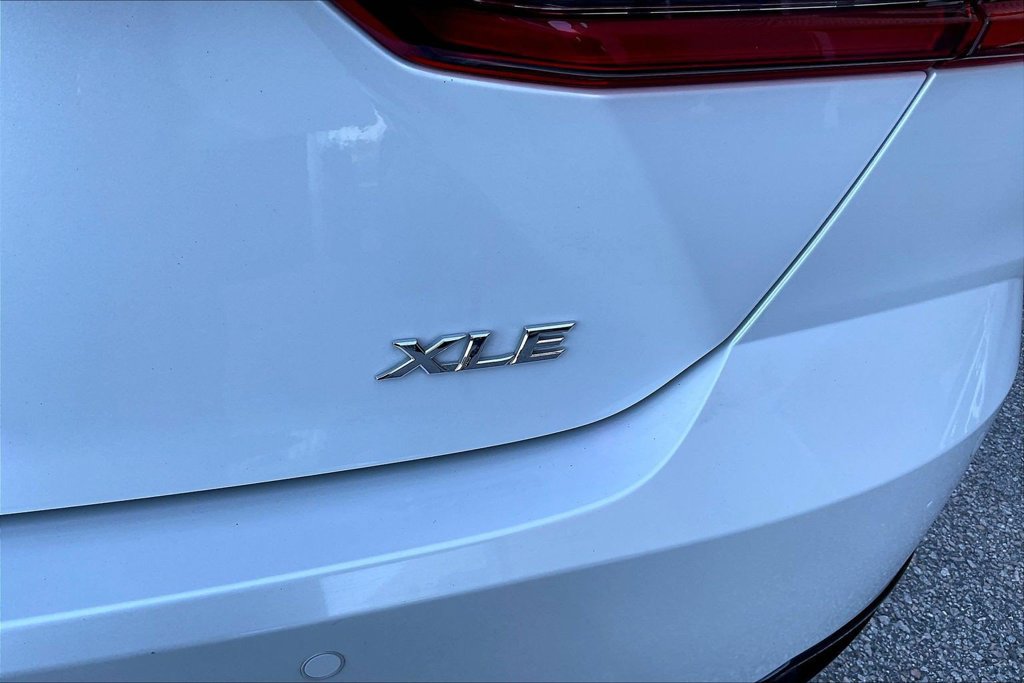 Used 2025 Toyota Camry XLE w/ Premium Plus Package FWD image 24