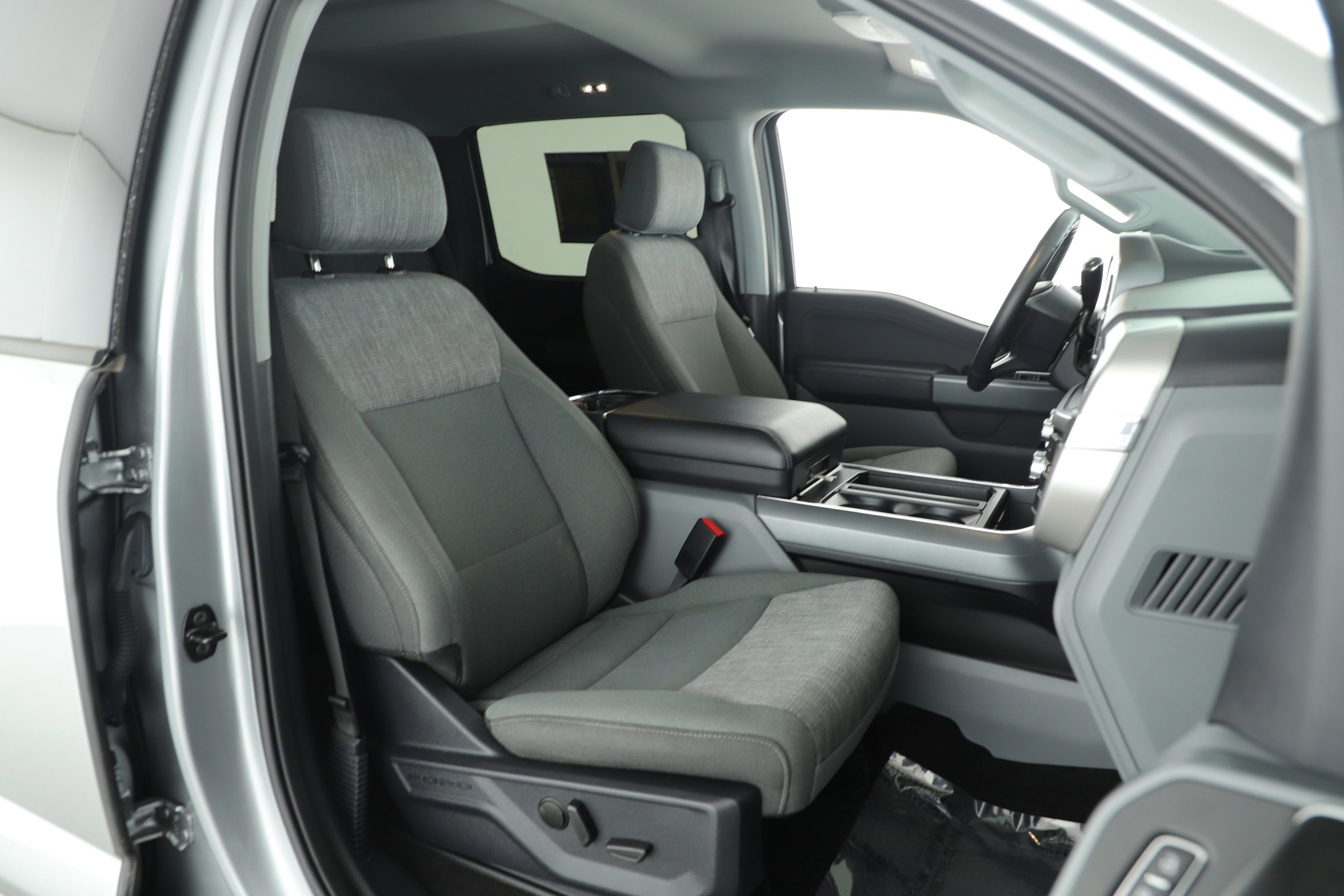 Certified 2022 Ford F150 XLT w/ Equipment Group 302A High image 14