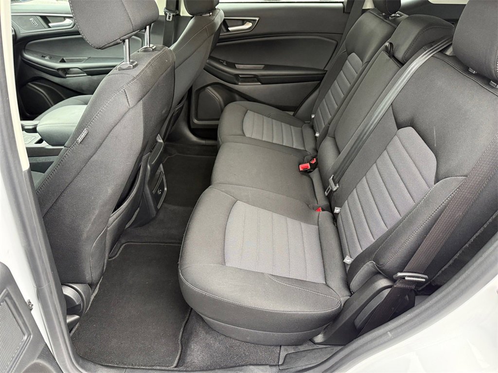 Certified 2022 Ford Edge SE w/ Black Appearance Package image 11