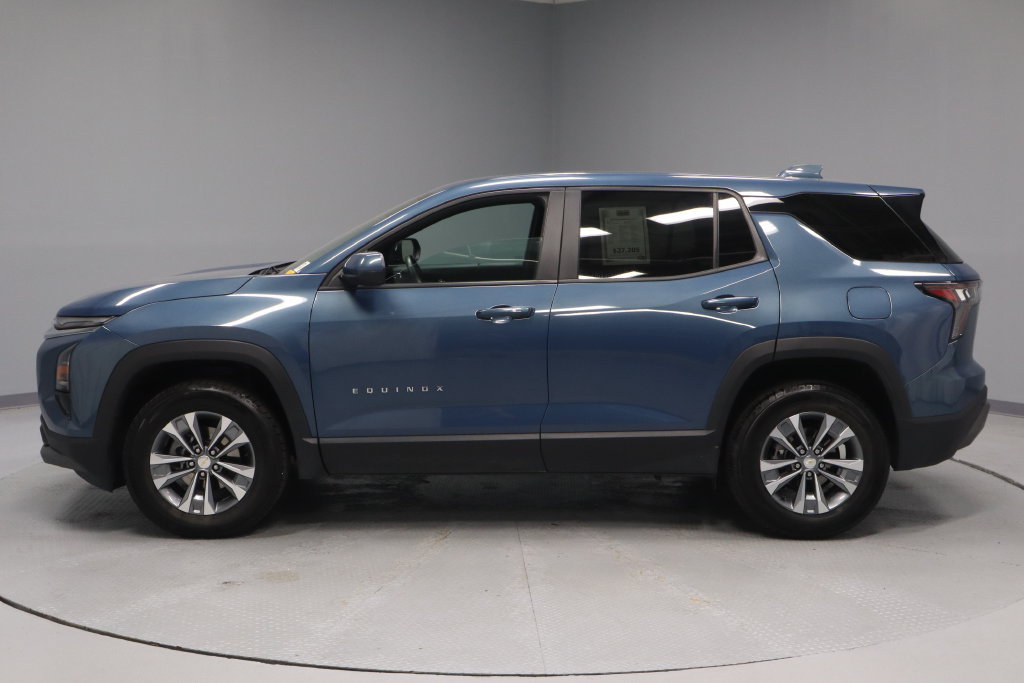 Used 2025 Chevrolet Equinox LT AWD/4WD image 10