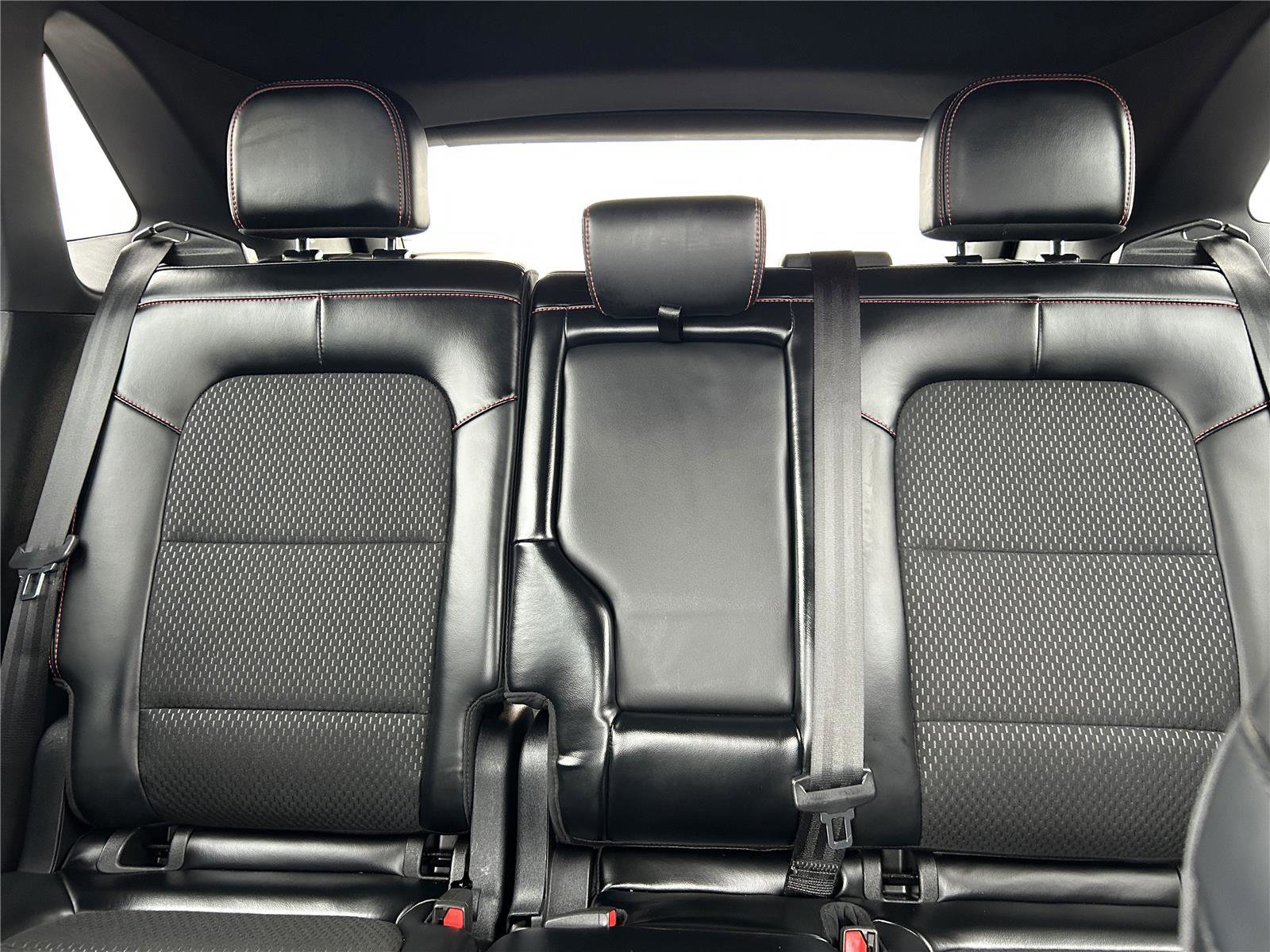 Certified 2025 Ford Escape ST-Line image 18