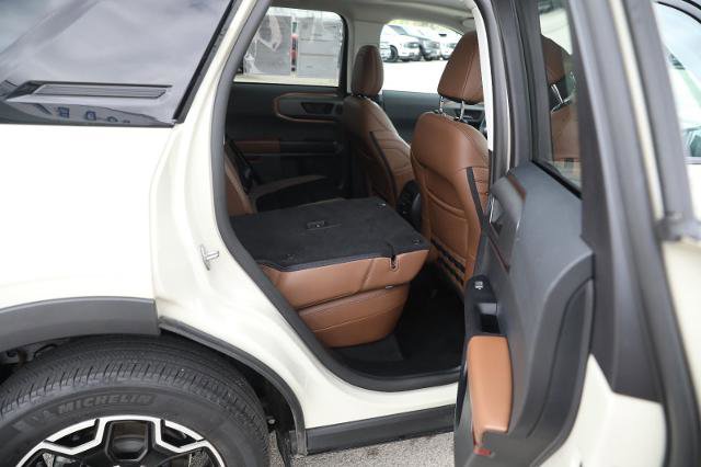 Certified 2025 Ford Bronco Sport Outer Banks w/ Outer Banks Tech Package+ AWD/4WD image 33