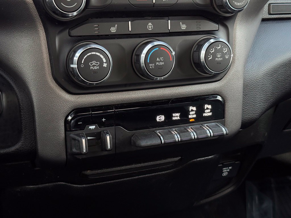 Used 2022 RAM 3500 Big Horn w/ Level B Equipment Group AWD/4WD image 13