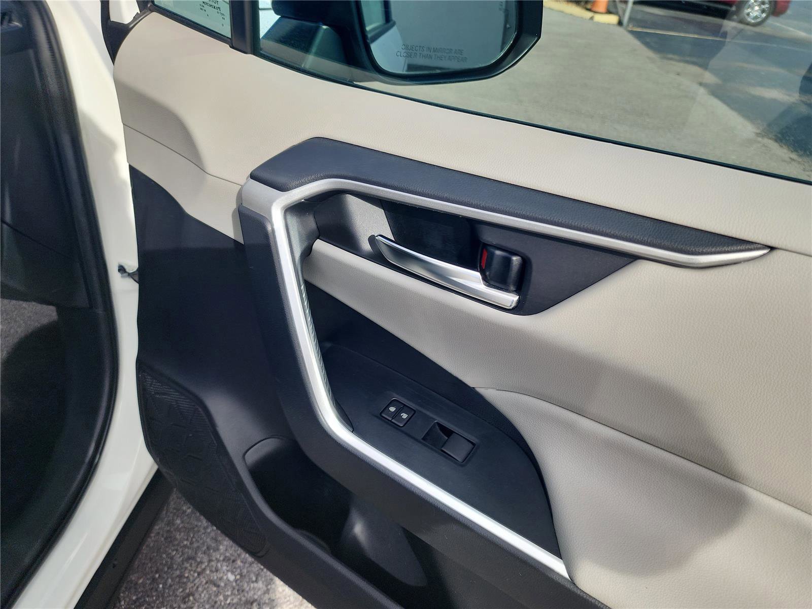 Used 2021 Toyota RAV4 XLE image 29