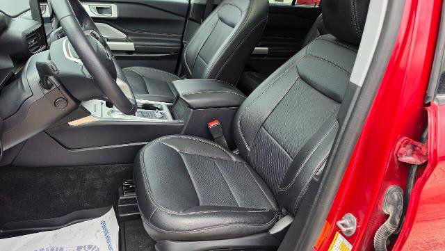 Certified 2024 Ford Explorer Limited w/ Limited Technology Package AWD/4WD image 11