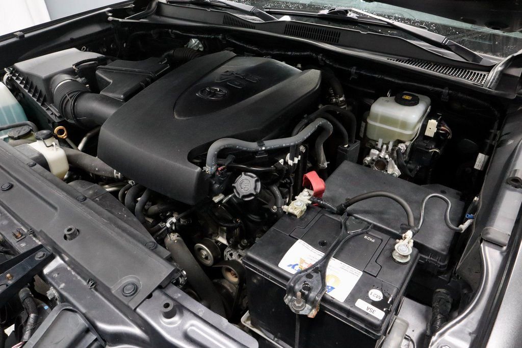 Used 2020 Toyota Tacoma TRD Off-Road w/ Technology Package image 15