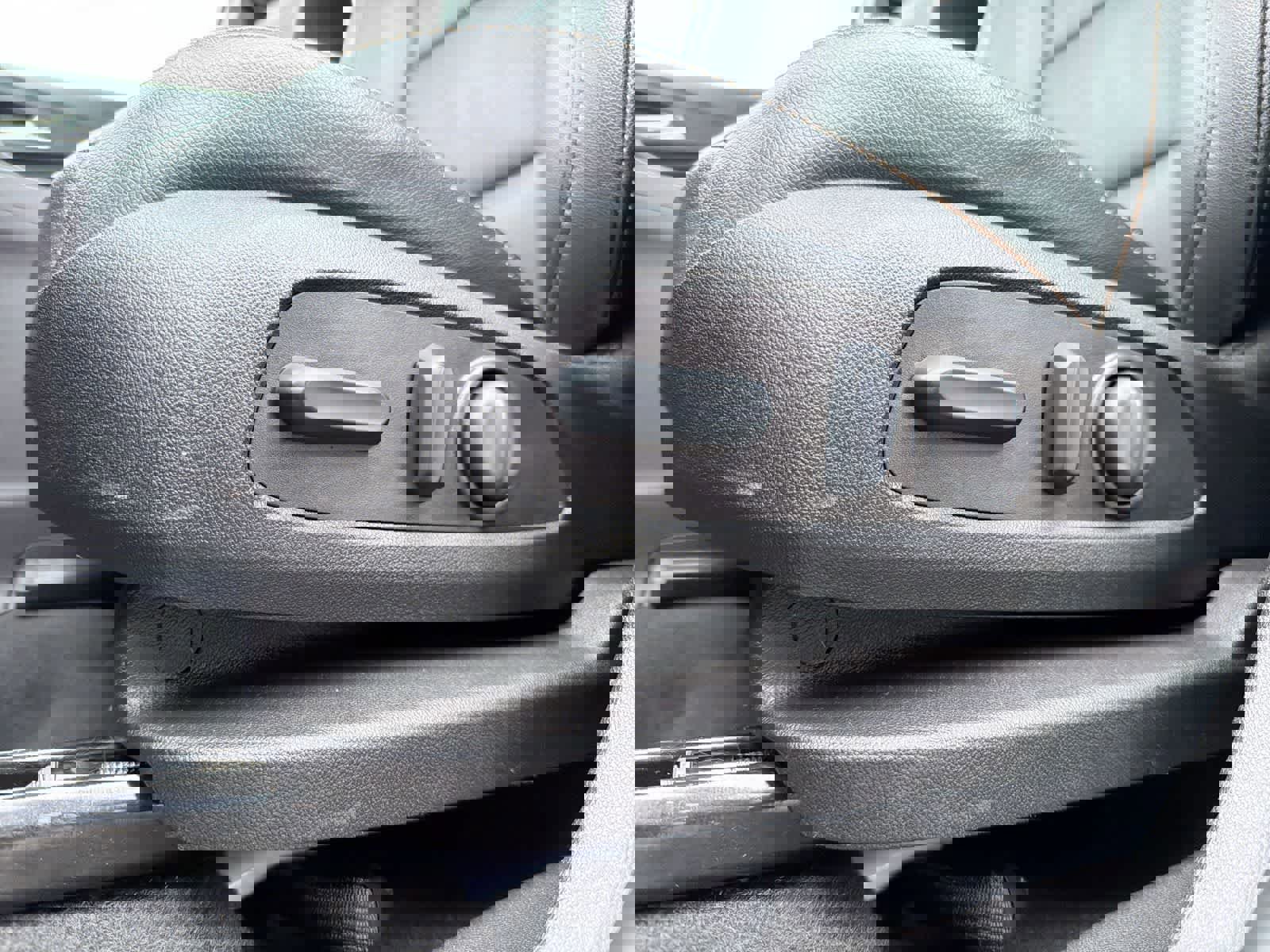 Used 2023 Chevrolet Equinox Premier w/ LPO, Floor Liner Package image 18