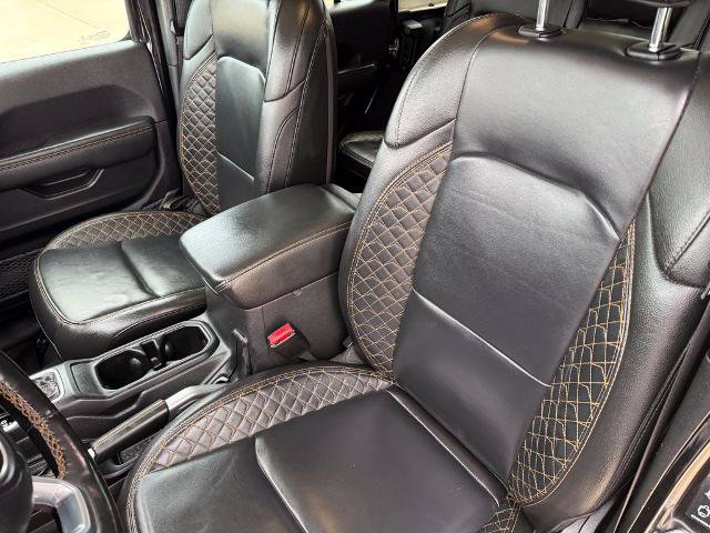Used 2022 Jeep Wrangler Unlimited Sahara AWD/4WD image 12